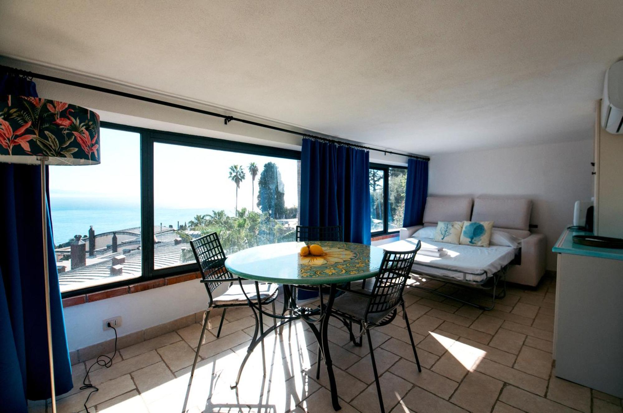 Bayview Apartment - Taormina Holidays Экстерьер фото