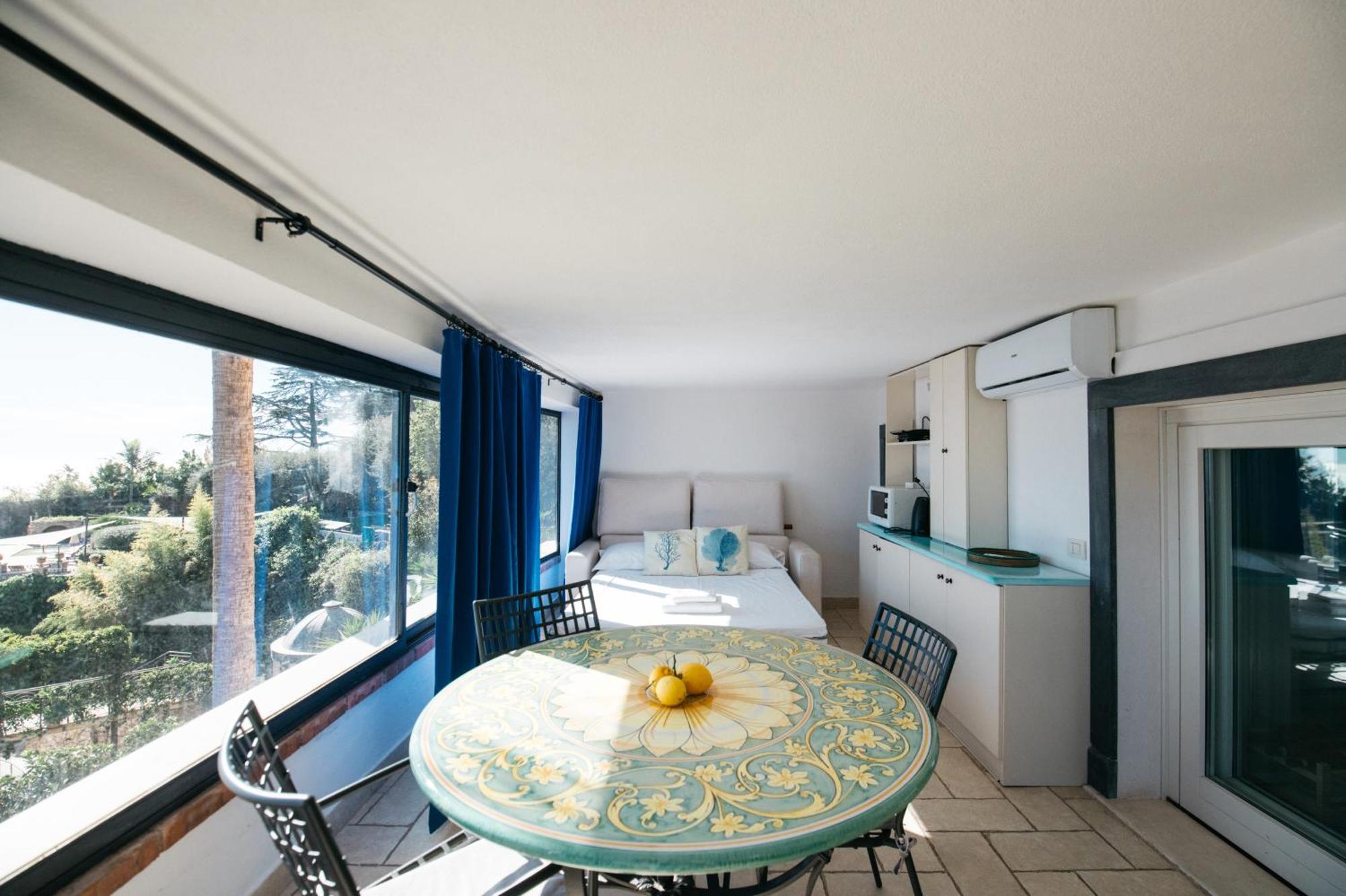 Bayview Apartment - Taormina Holidays Экстерьер фото